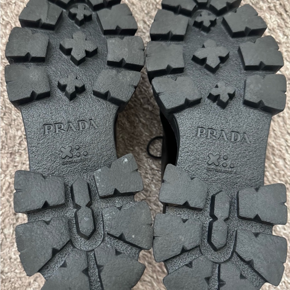 Prada Black Leather Oxfords with Polished Finish - Picture 6 of 13